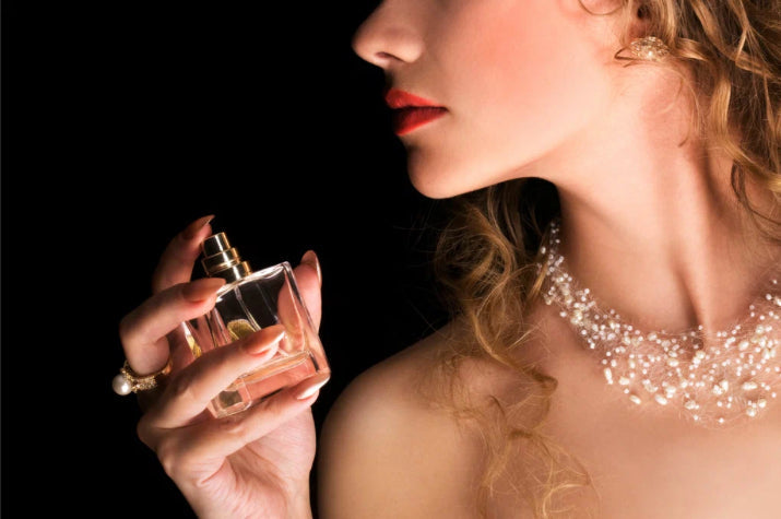 Top 10 Fragrances Women Are Obsessed With Right Now