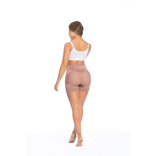 Medium Waist Panty with lace and silicone Hiphugger. Panty with medium compression to cont