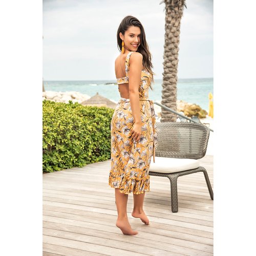 This breezy midi dress will take you from spring to summer with its trendy floral print, o