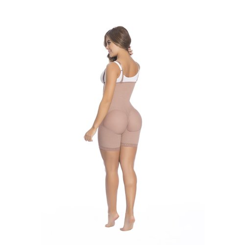 Strapless Body Garment-Mid Thigh 3 level hook. Made with smart fabrics of best quality, co