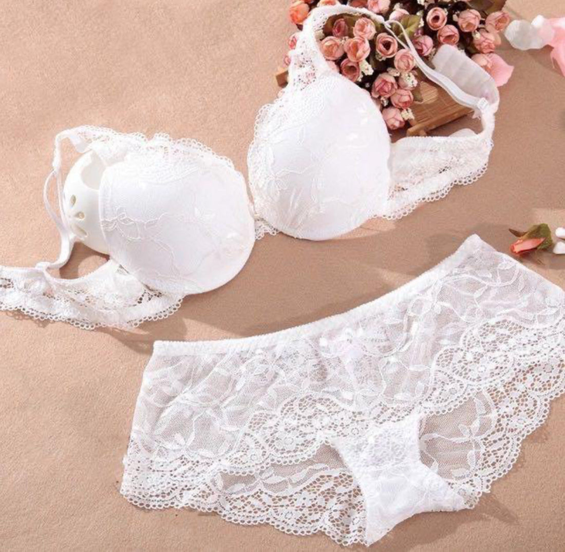 Toys That Complement Lingerie: Complete the Fantasy Look