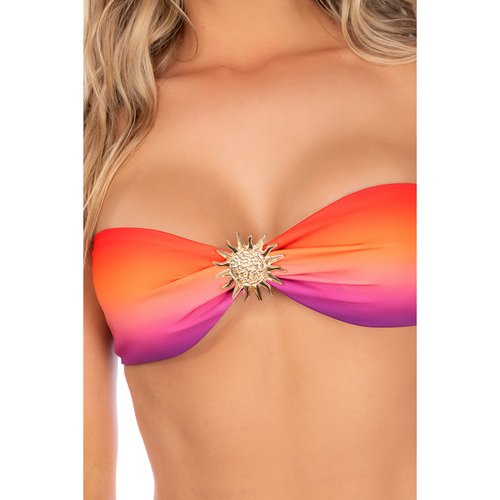 Bandeau set accented with center hardware and a sleek, gathered thong back.
