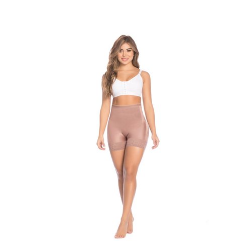 Medium Waist Panty with lace and silicone Hiphugger. Panty with medium compression to cont
