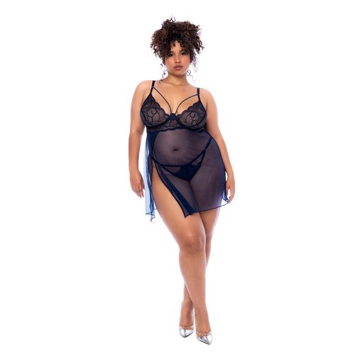 Babydoll in a modern lace inspired by organic shapes with underwire, side slits, adjustabl