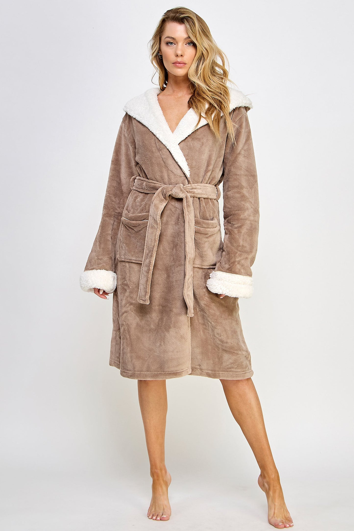 2482 Sydney Robe