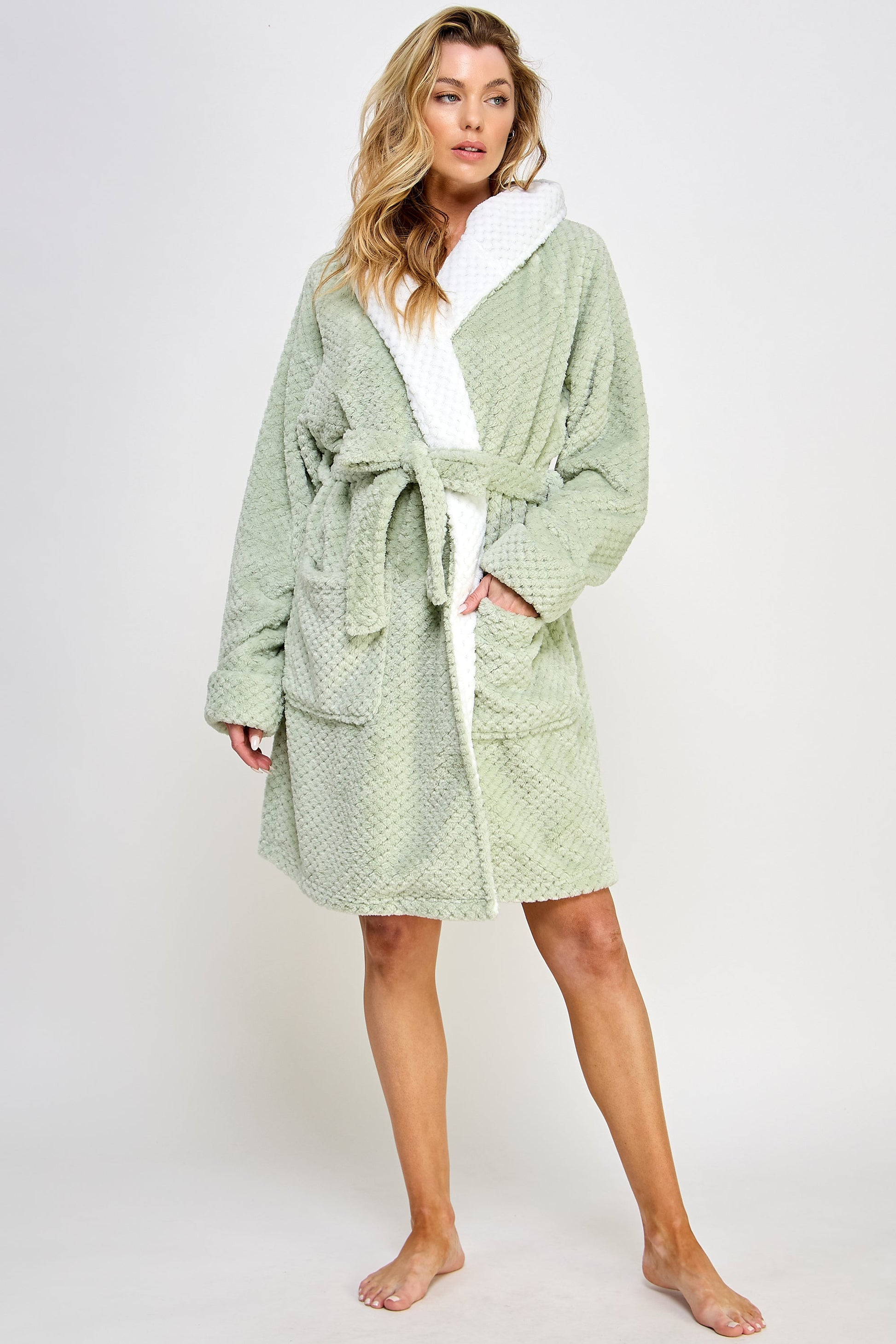 2483 Bailey Robe