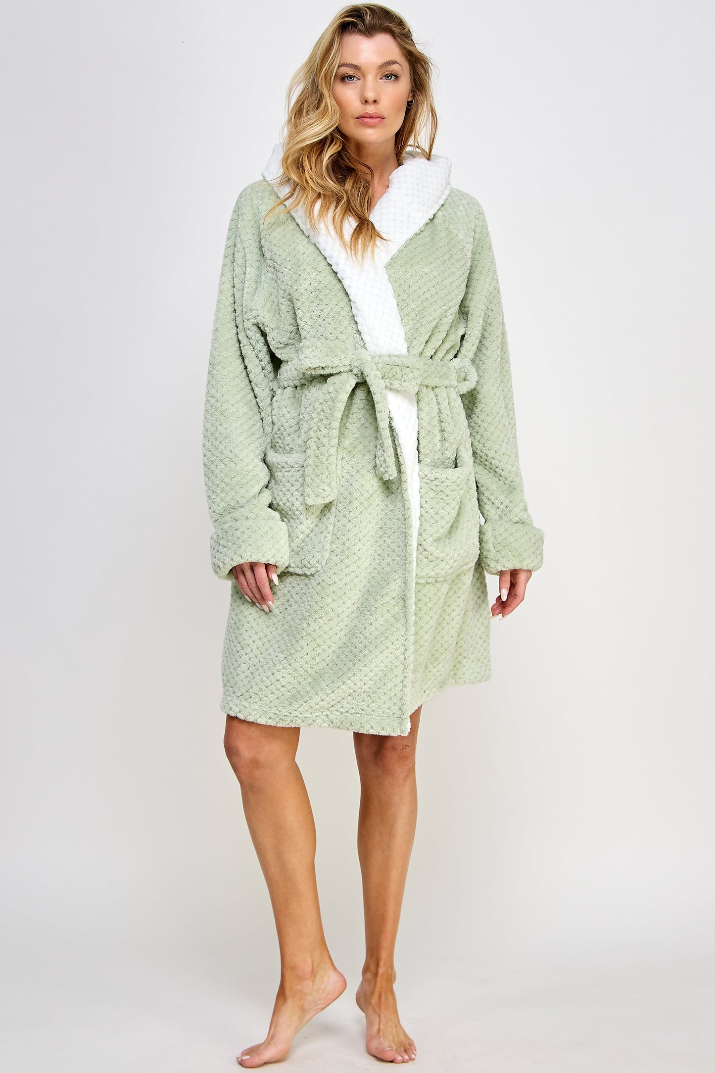 2483 Bailey Robe