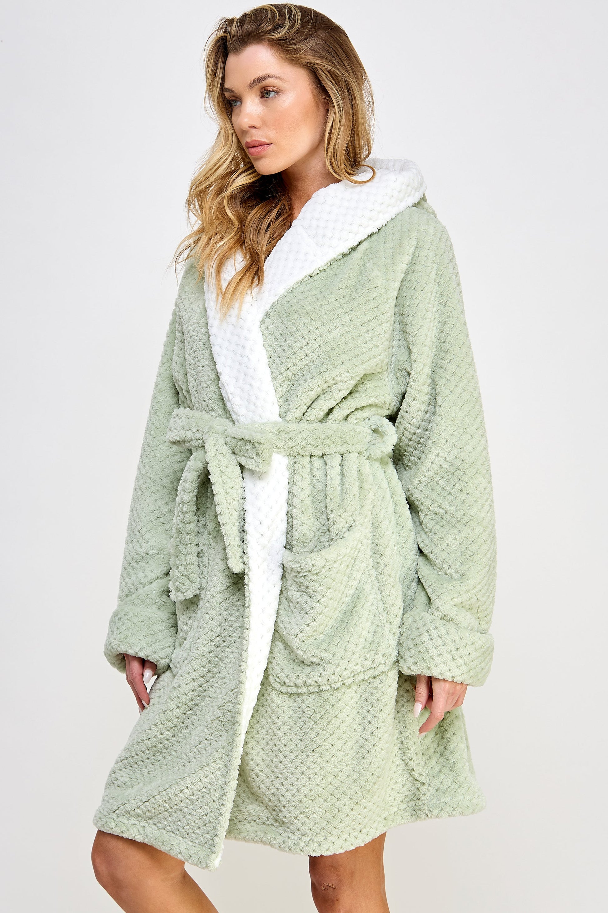 2483 Bailey Robe