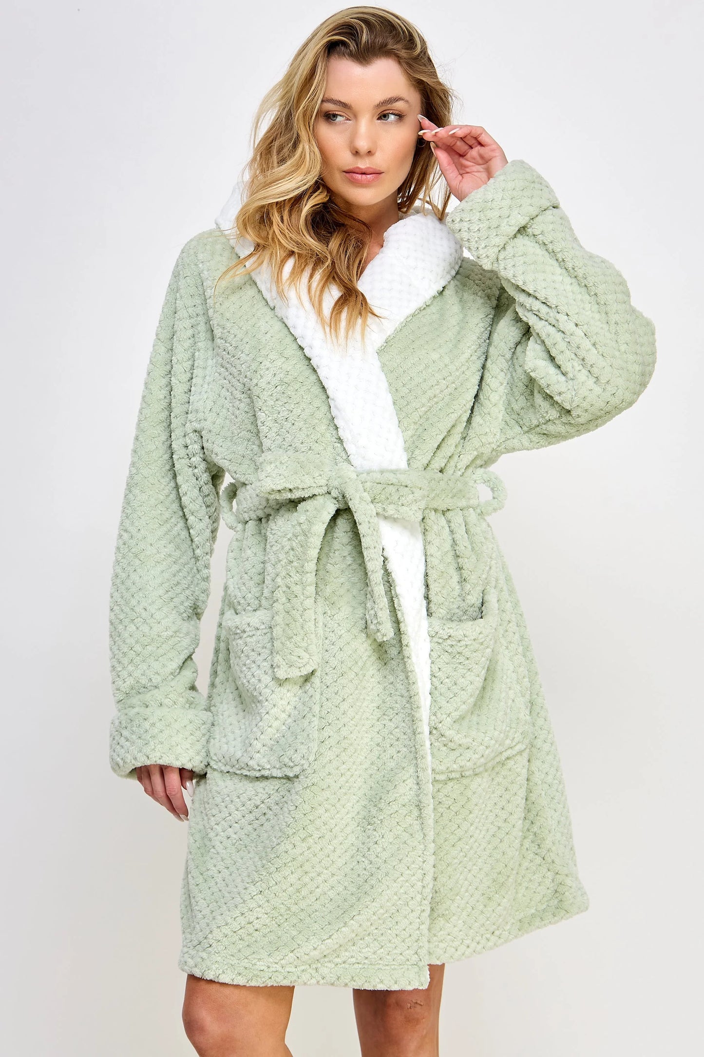 2483 Bailey Robe