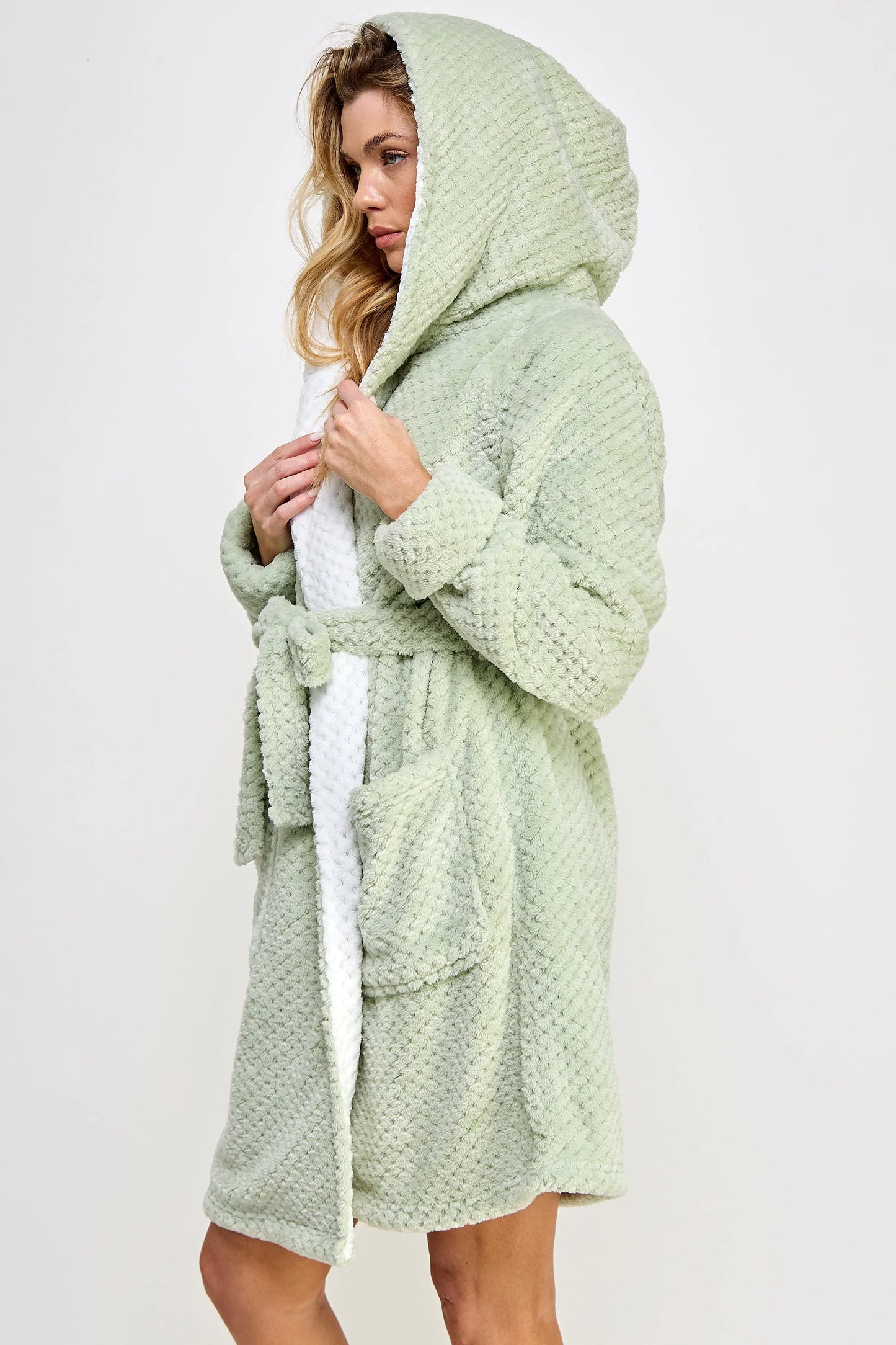 2483 Bailey Robe