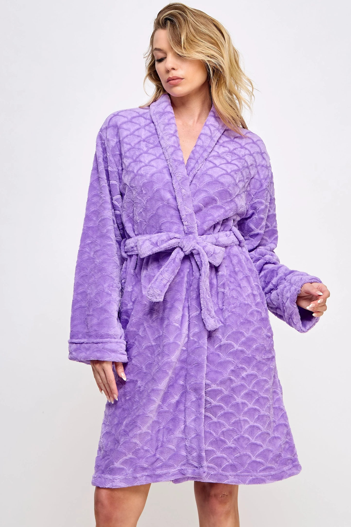 2490 Ariel Robe