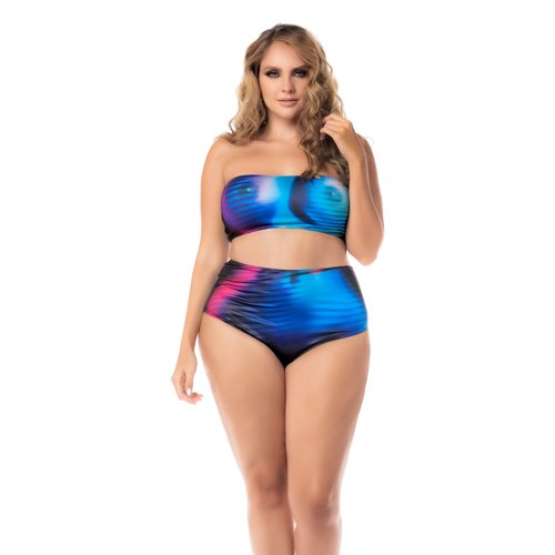 Dare to wear the trend of the moment with this illusion print 2 piece set of strapless top