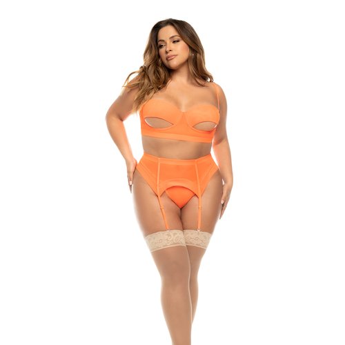 Craft an unforgettable look with this three-piece set in a colorful mesh. The ensemble inc