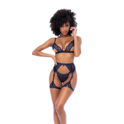 Look and feel like a goddess wearing this three-piece set in a cotemporary lace. Bralette