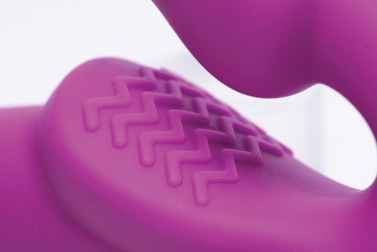 STRAP U VIBRATING STRAPLESS SILICONE STRAP ON DILDO - XRAE826