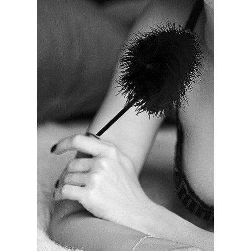 B&W FEATHER TICKLER - SHTOU694BLK