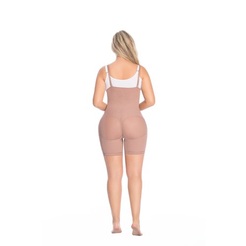 Strapless Body Garment-Mid Thigh 3 level hook. Made with smart fabrics of best quality, co