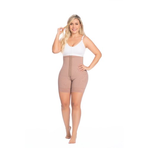 Girdle Abdomen Clasp Hip. Fit 360 mold with perfect waist, back and hip molding that reduc