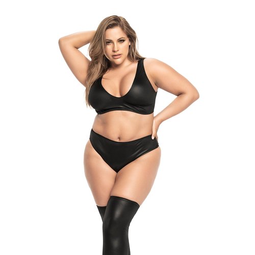 A basic and timeless style with a seductive surprise on the back. Set in leather effect fa