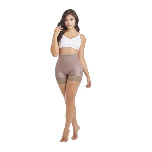 Medium Waist Panty with lace and silicone Hiphugger. Panty with medium compression to cont