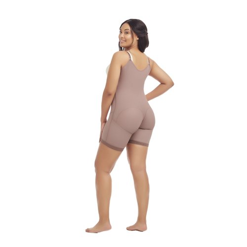 Body Girdle-Mid Thigh Plus 3 level hook. Offers tummy and waist control to show off an hou